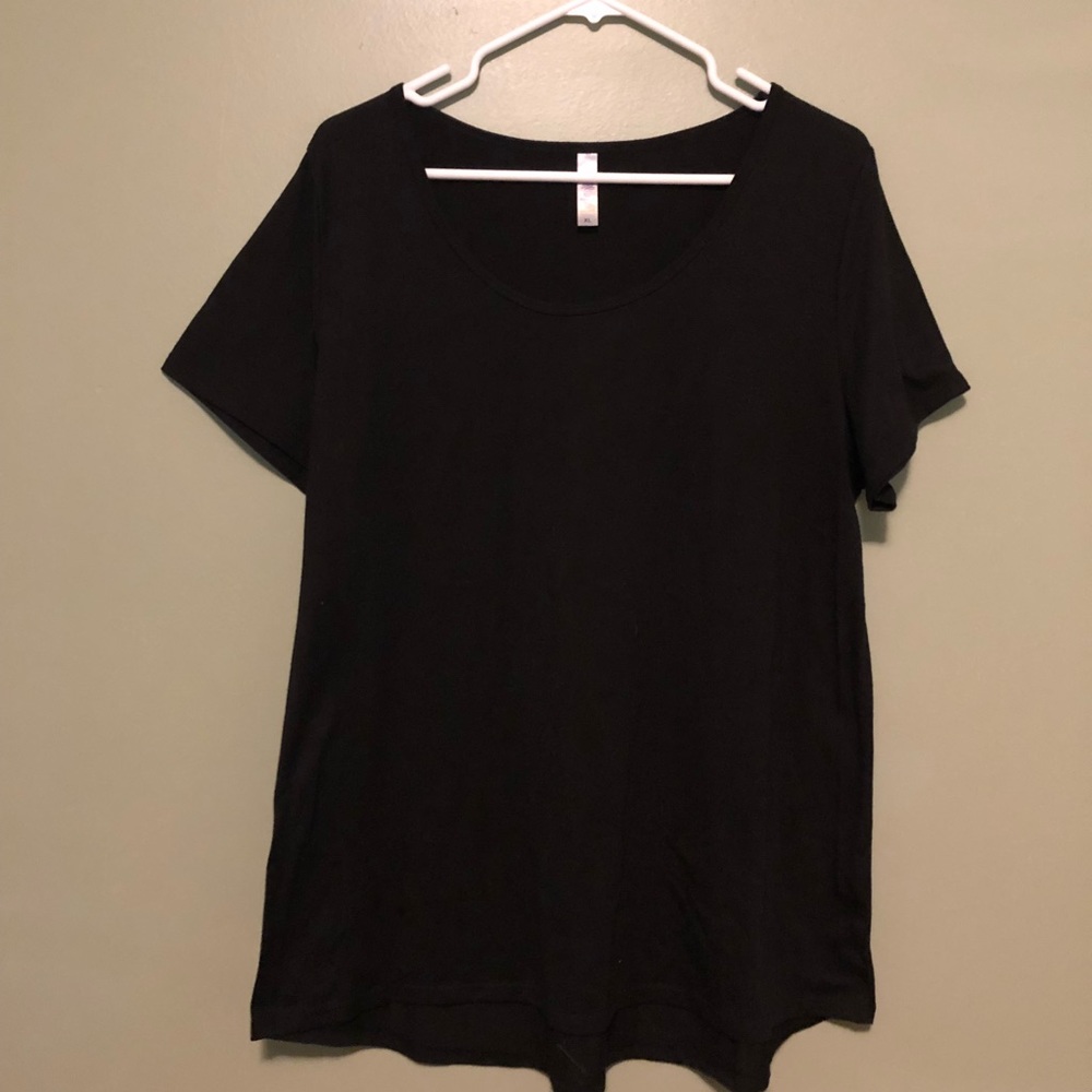 LuLaRoe Black Classic T! Size XL!